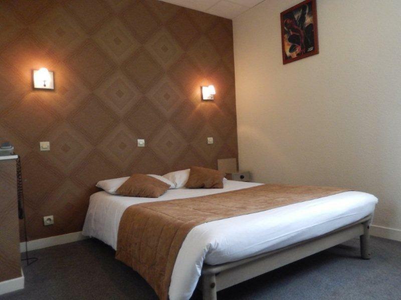 Hotel L'Esperance Vitre 外观 照片